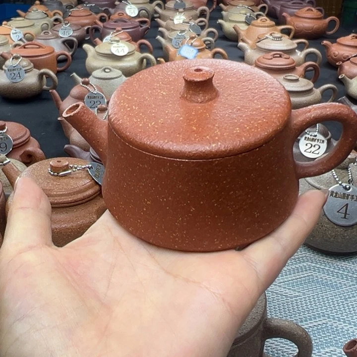用***7紫砂壶等艺术作品