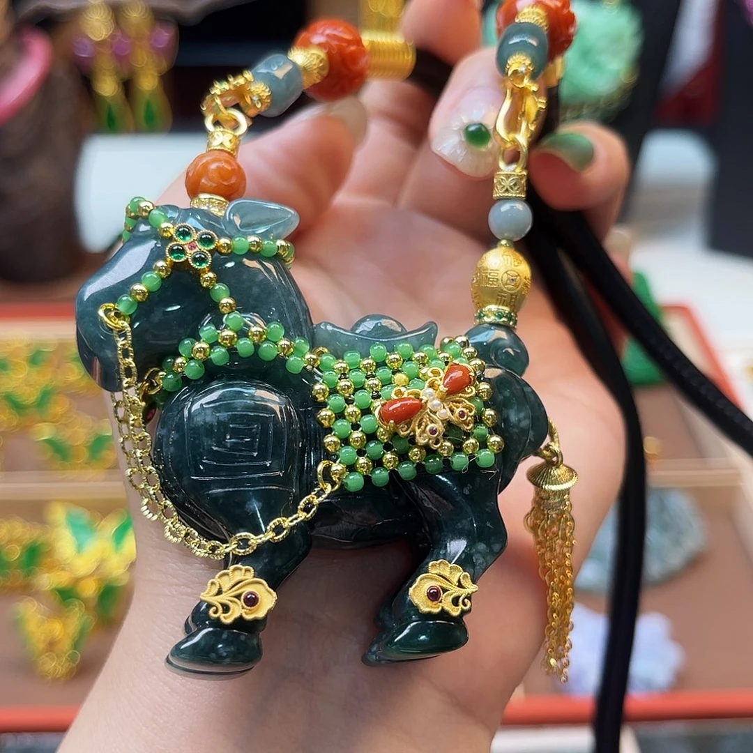 翡翠未镶嵌吊坠(赠链)马上有钱