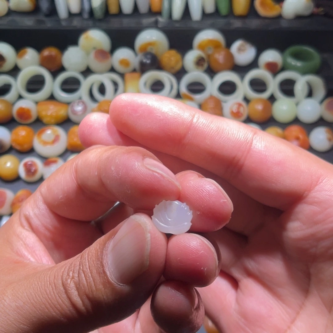 和田玉未镶嵌颈饰郭*远