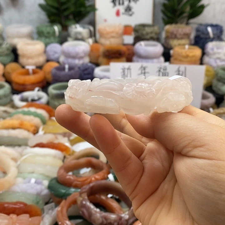 石英岩玉未镶嵌手镯