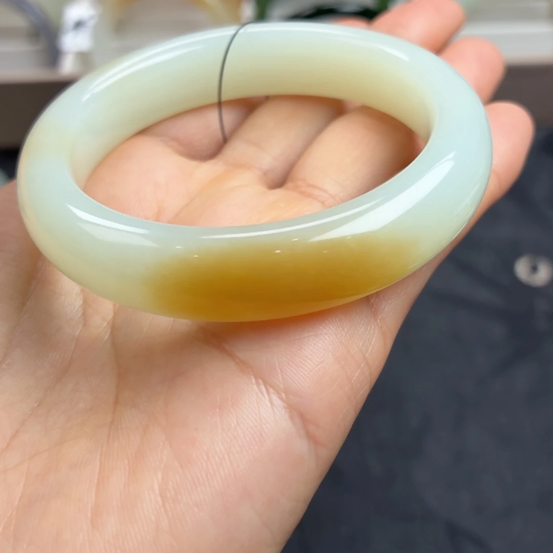 和田玉未镶嵌手镯蜜糖51