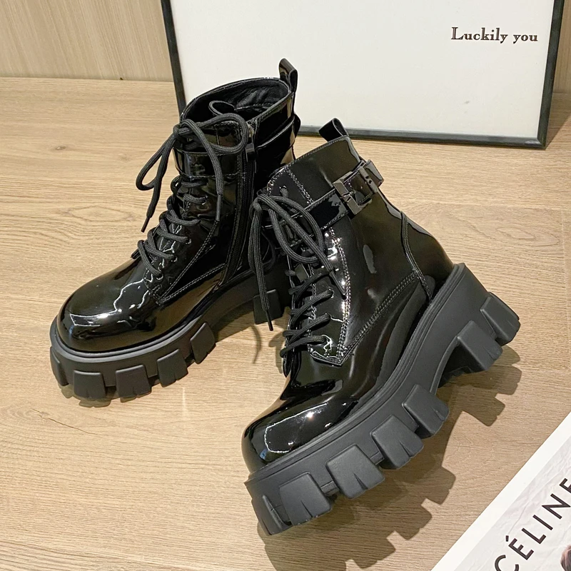 漆皮马丁靴女款2025秋冬新款加绒短靴英伦风厚底增高靴子保暖棉靴