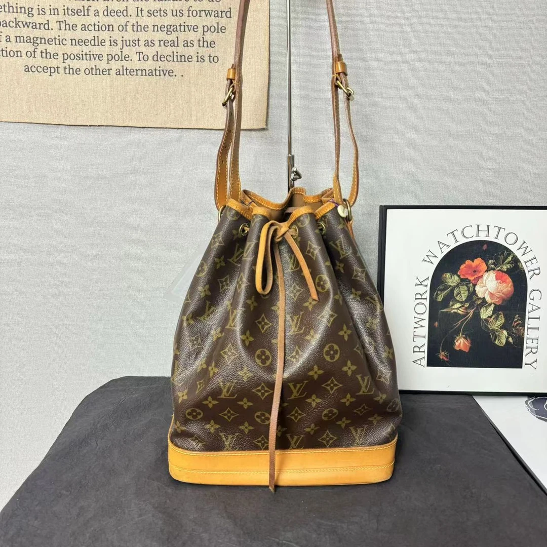 95新 LouisVuitton/路易威登 lv老花抽绳水桶/手提包/斜挎包