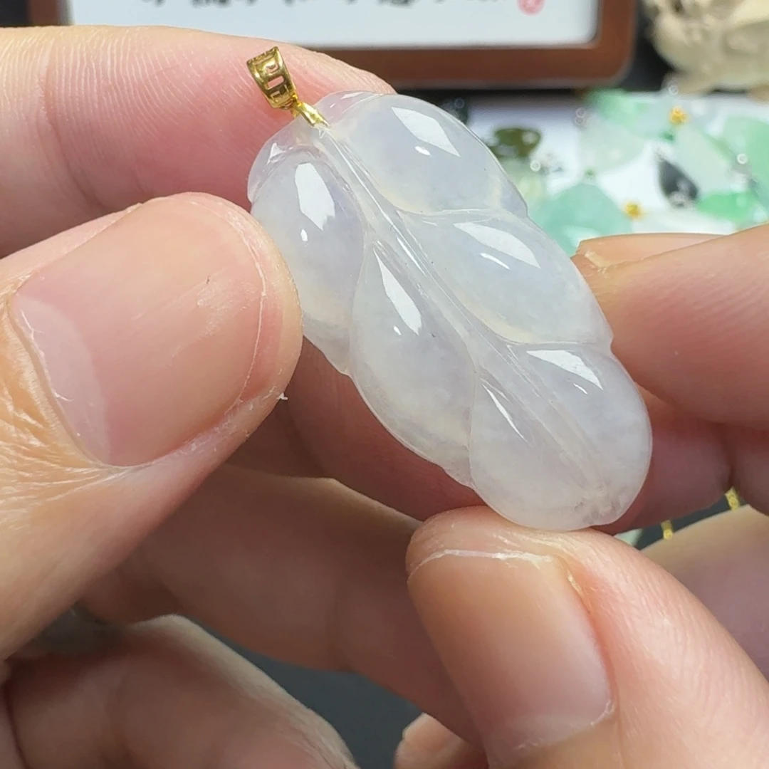 翡翠18K金镶嵌颈饰叶子