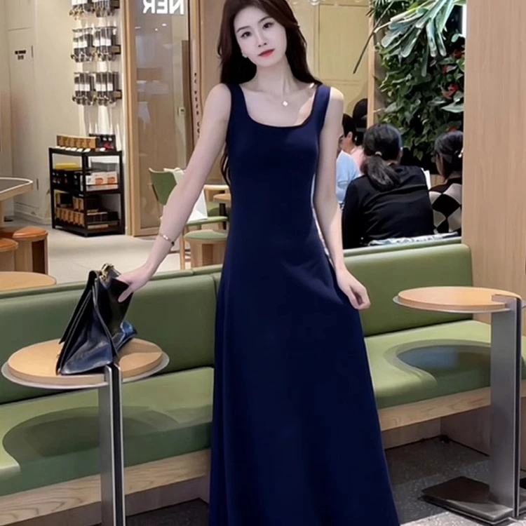 蓝色吊带连衣裙子女夏季2025新款法式高级感海边度假无袖背心长裙