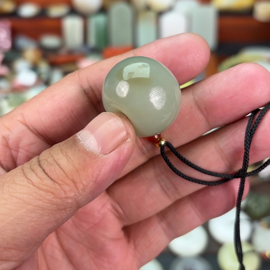 和田玉（糖玉）颈饰未镶嵌