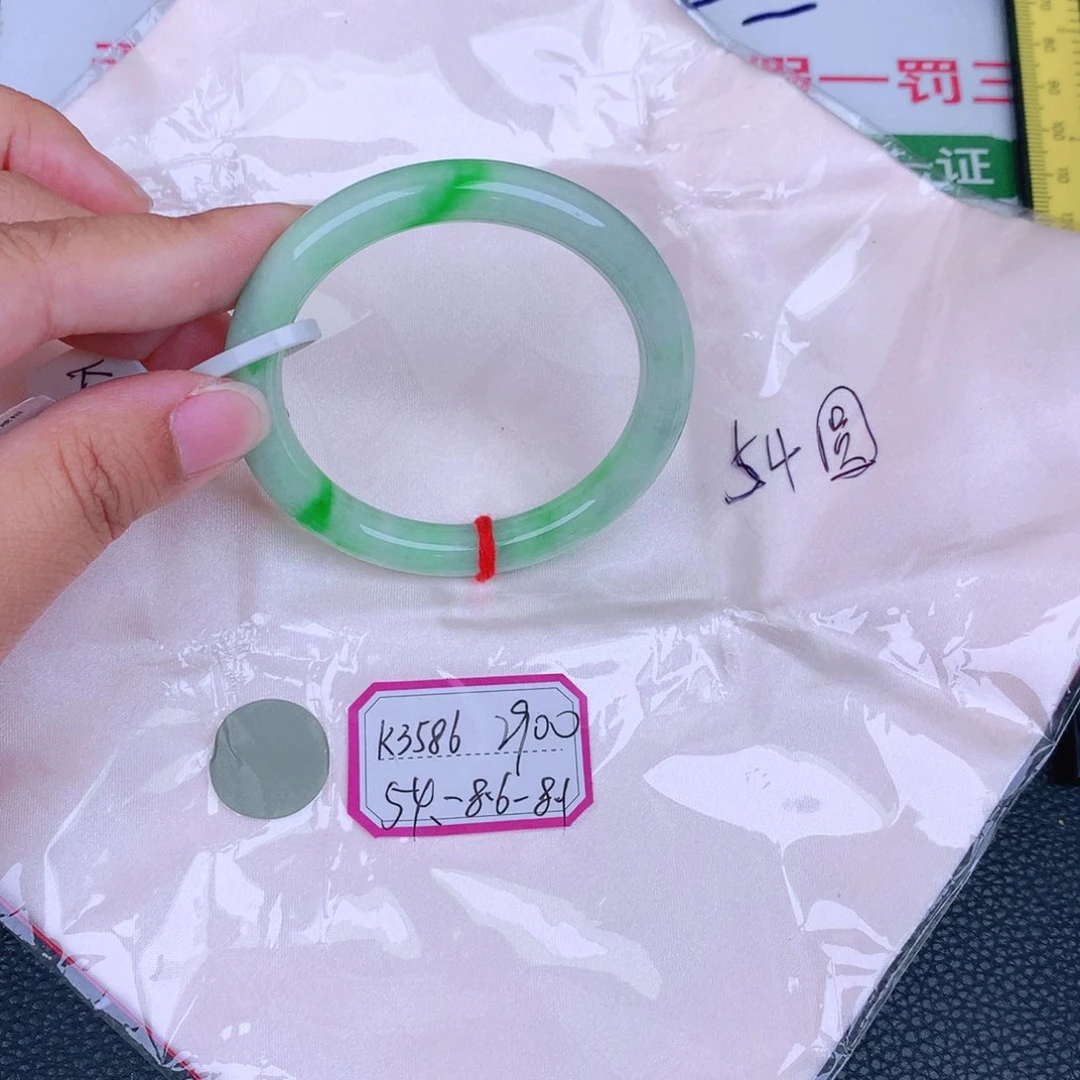翡翠手镯未镶嵌缅甸翡翠