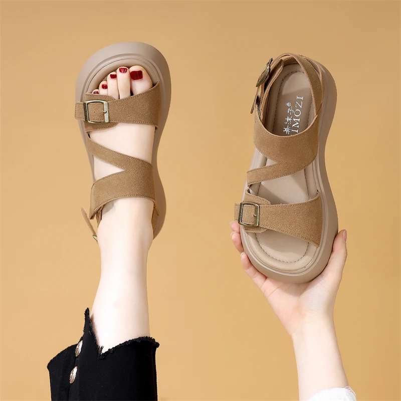 外穿仙女风厚底罗马凉鞋女2025新款夏季一字带软底配裙沙滩鞋小码