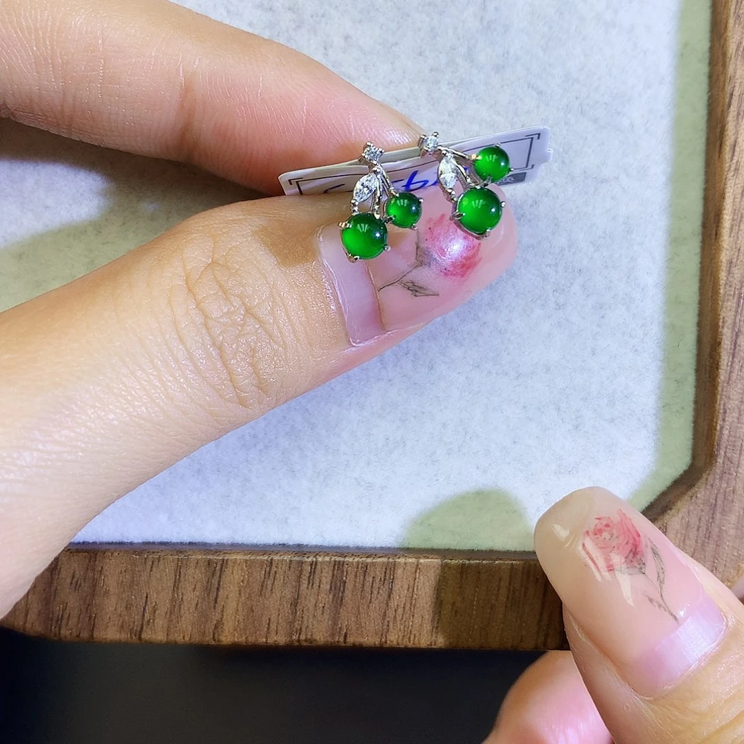 翡翠耳饰银S925镶嵌天然翡翠耳钉