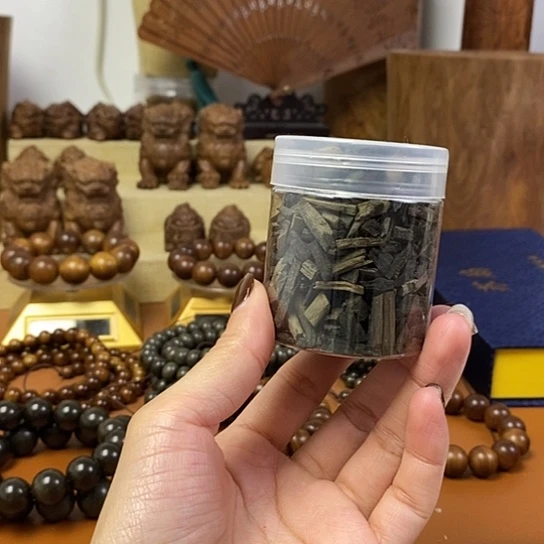 老山檀香阴沉碎料100克