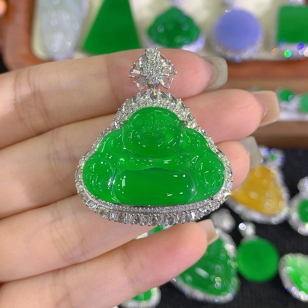 颈饰18K金镶嵌翡翠佛公