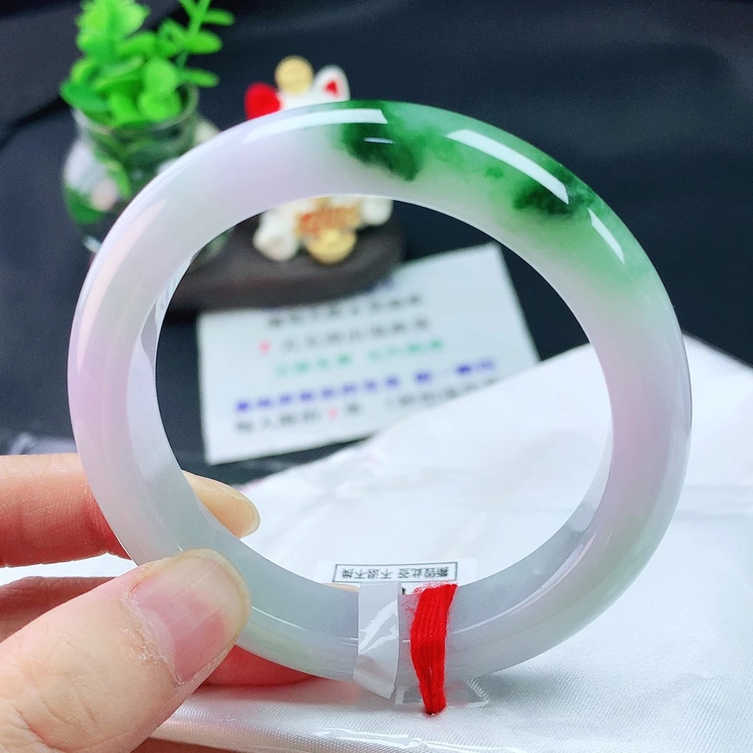 翡翠手镯未镶嵌?56圈