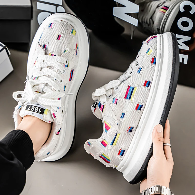 网红爆款2025夏季新款男鞋透气舒适布面印花休闲板鞋高端个性男鞋