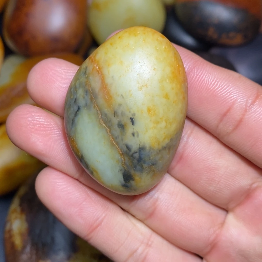 和田玉未镶嵌珠宝奇石