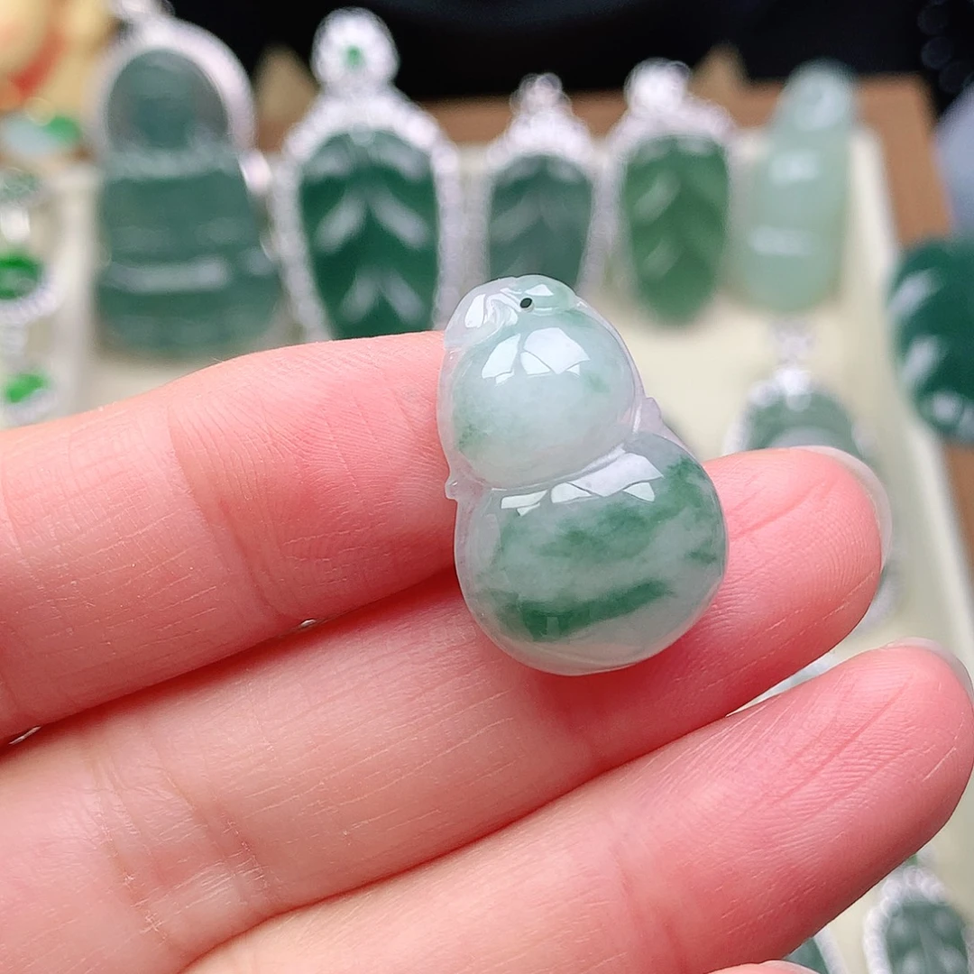翡翠未镶嵌颈饰吊坠