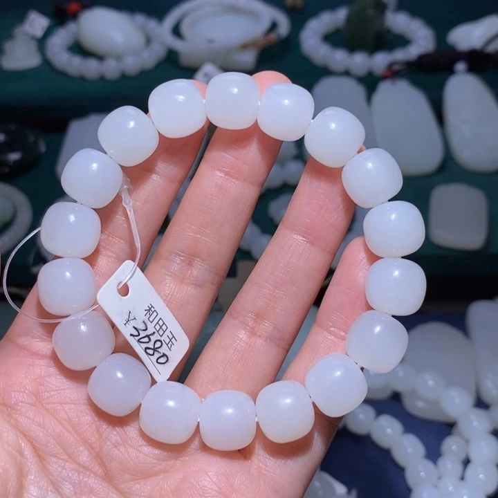 和田玉颈饰未镶嵌卡12