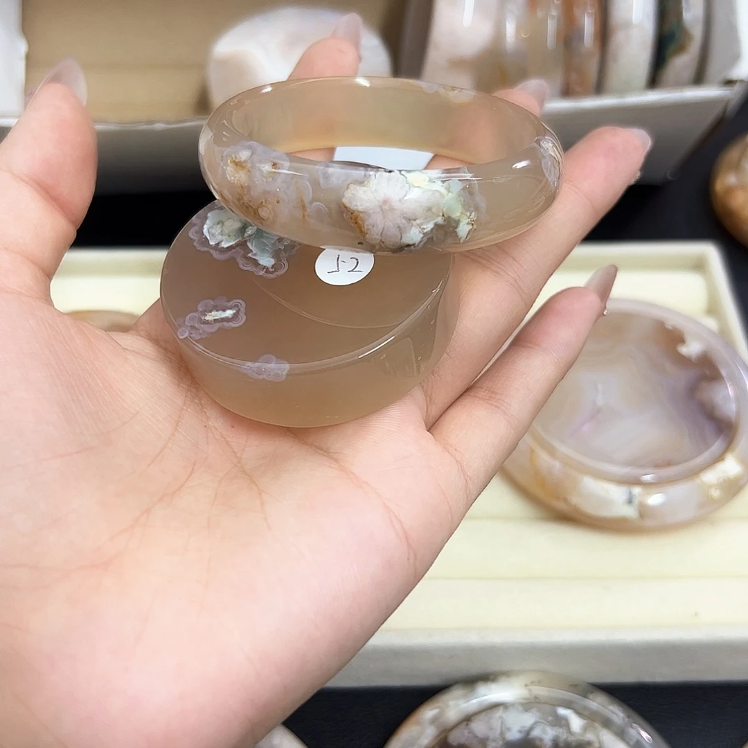 手镯玛瑙/玉髓未镶嵌52