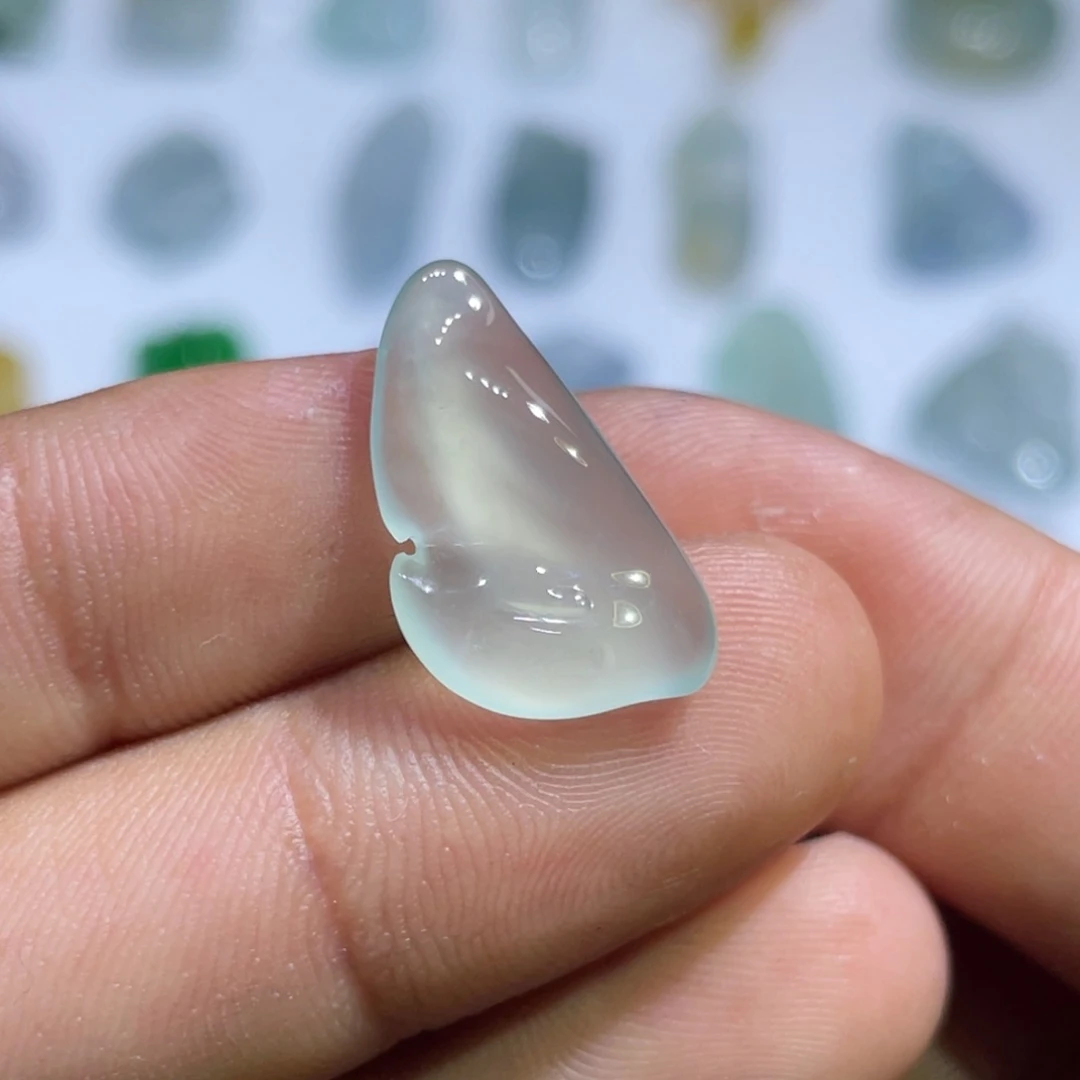 颈饰未镶嵌翡翠随形