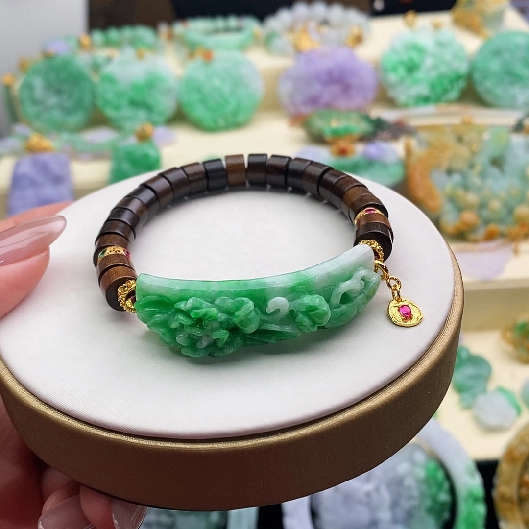 明***姐翡翠未镶嵌手镯手牌