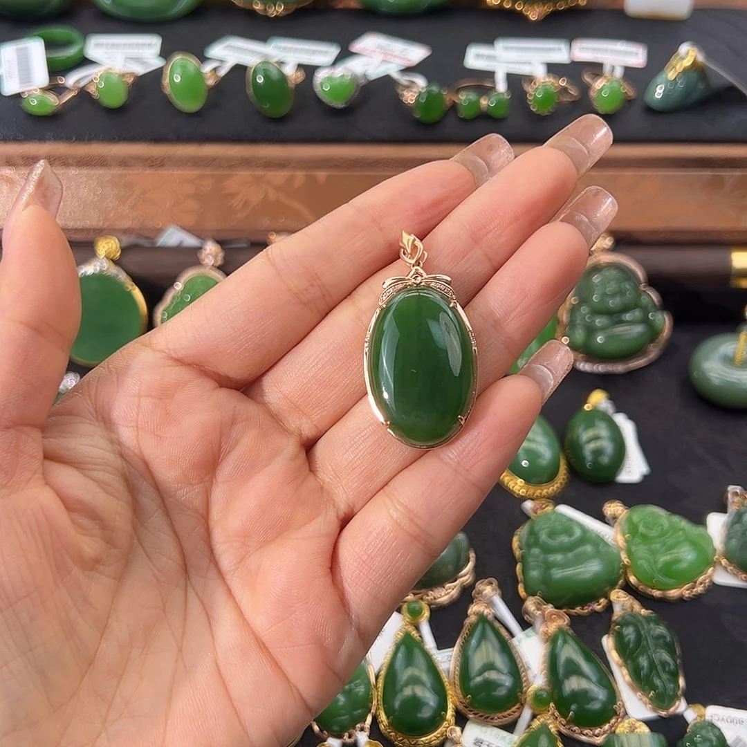 和田玉（碧玉）18K金镶嵌颈饰