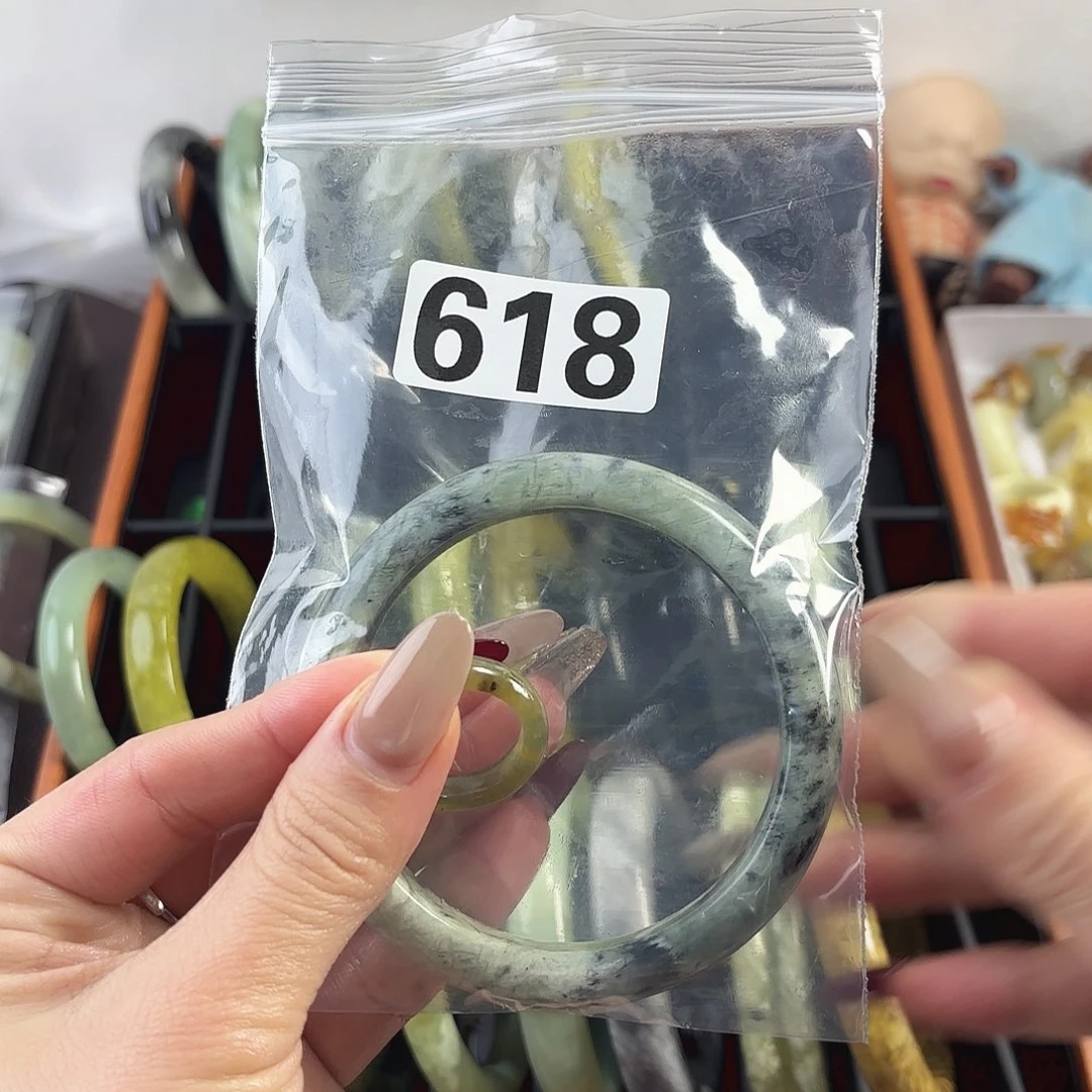 蛇纹石玉手镯未镶嵌阿*.