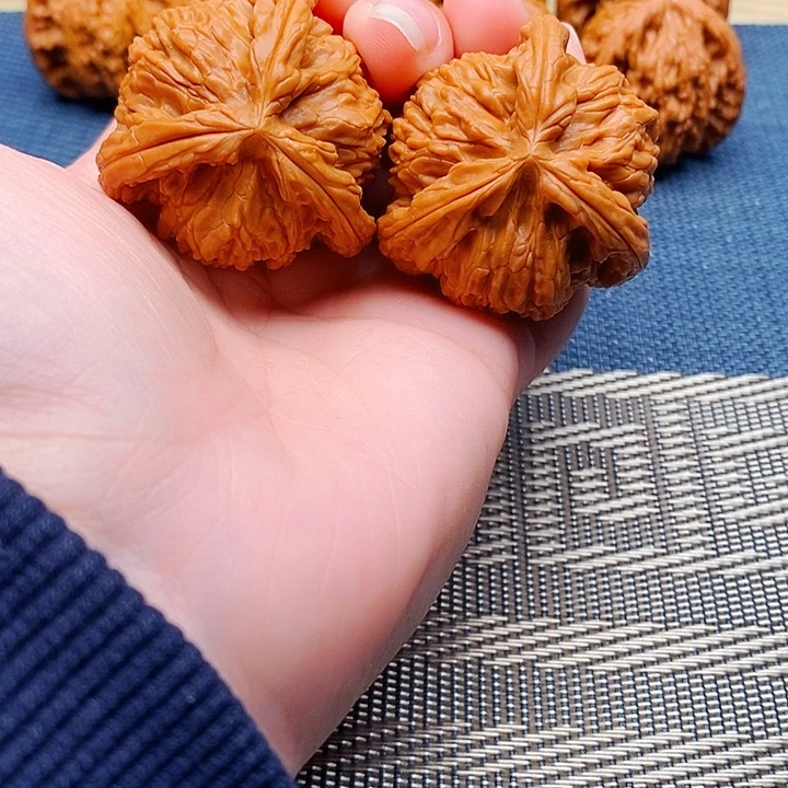 阿***叔吊坠文玩核桃三棱