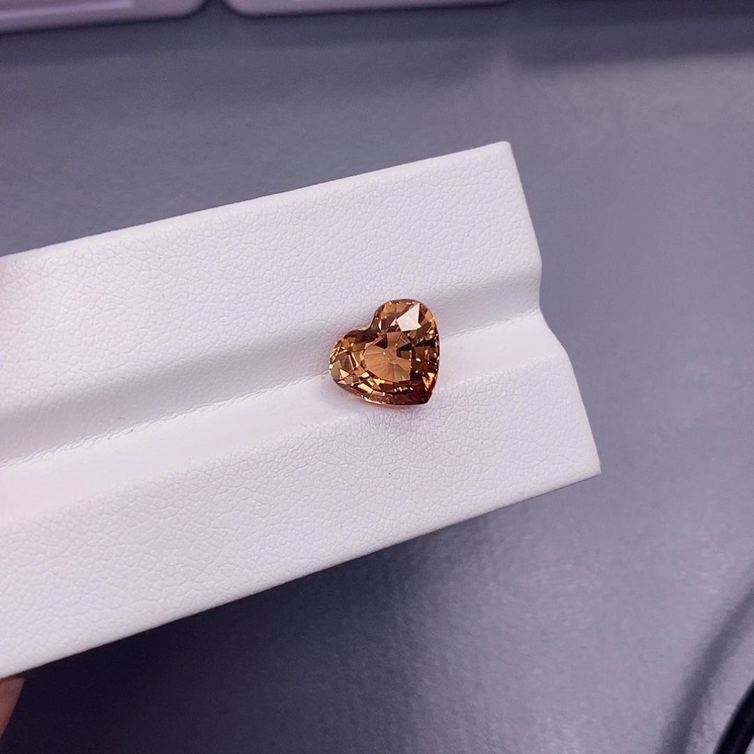 未镶嵌裸石碧玺3.675克拉