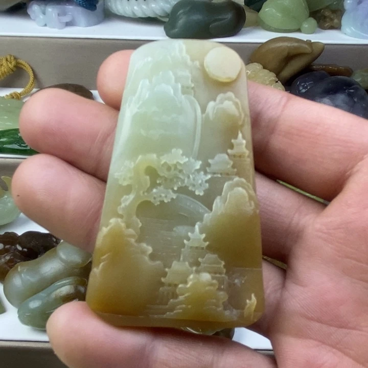 和田玉（糖玉）未镶嵌颈饰