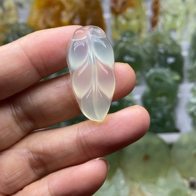 【闪购商品】蛇纹石玉未镶嵌颈饰