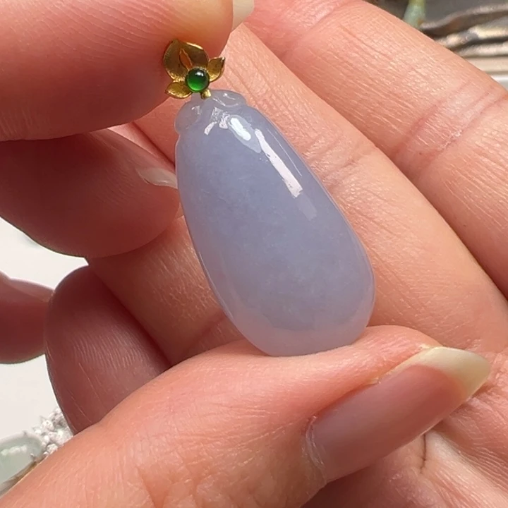 翡翠18K金镶嵌颈饰翡翠吊坠