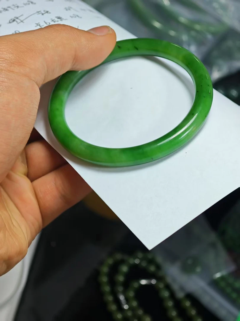 阳绿【小雅碧玉】和田玉碧玉手镯店里4苹果绿圆条气质-多样性发其一