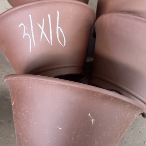 紫砂花盆100-5。       31-16
