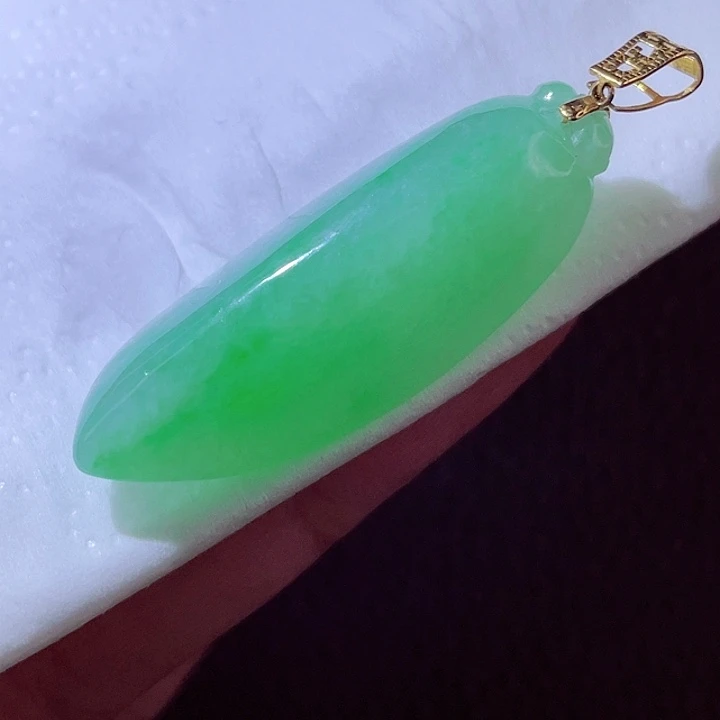 翡翠18K金镶嵌颈饰翡翠