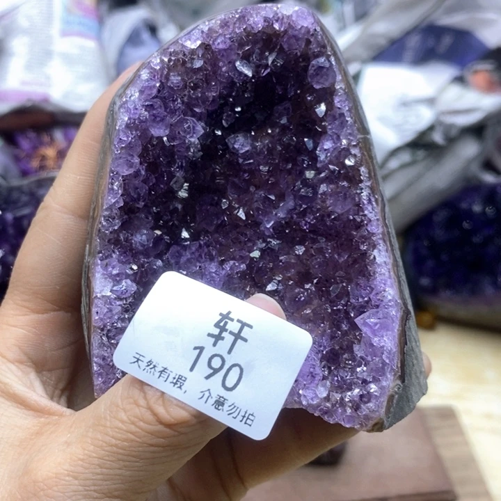 未镶嵌水晶大型摆件（非配饰）
