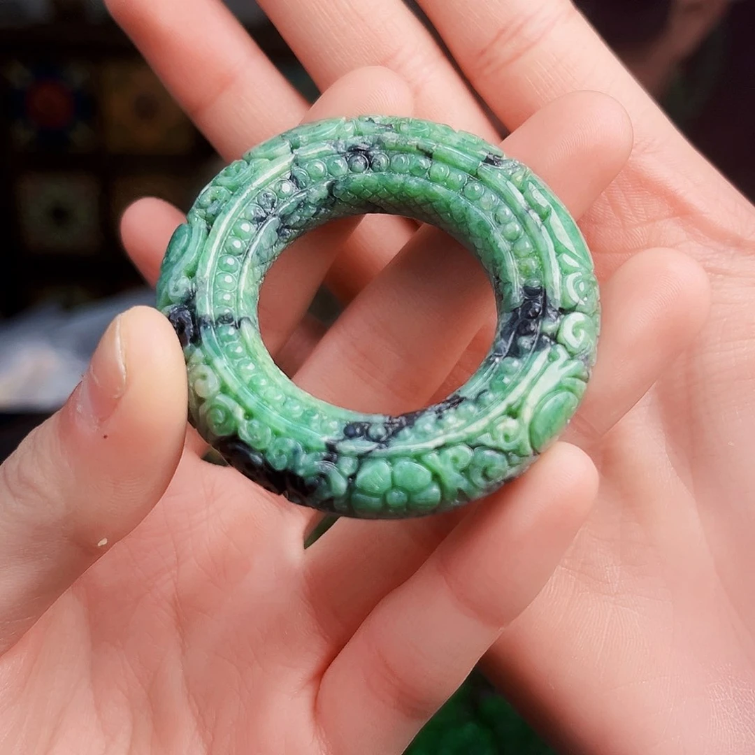 颈饰未镶嵌翡翠多样性