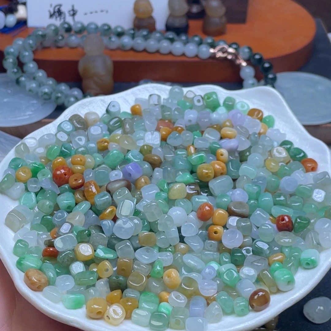 颈饰未镶嵌翡翠翡翠有瑕疵