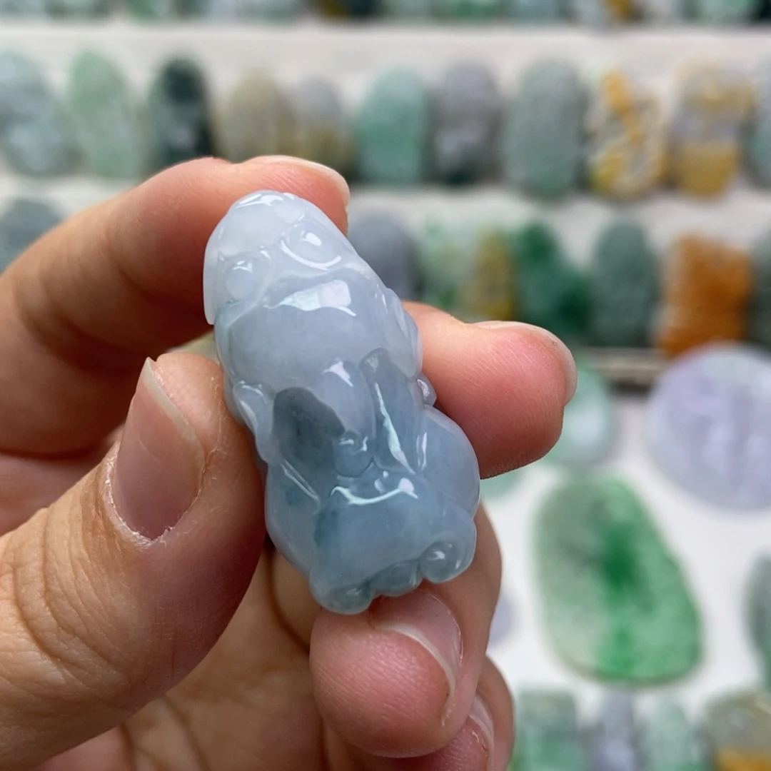 翡翠未镶嵌吊坠(赠链)