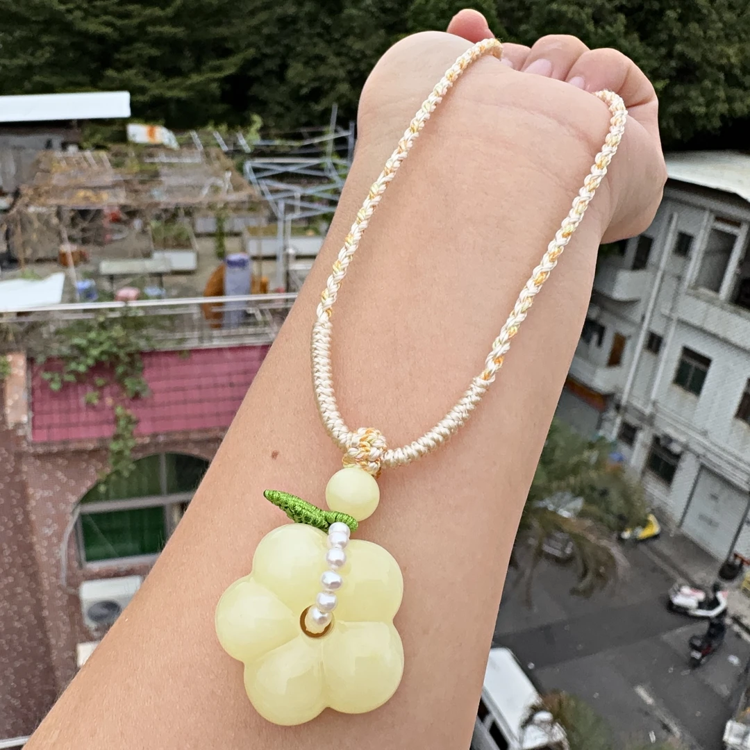 天然原矿琥珀蜜蜡太阳花，有钱花项链，有瑕疵，超过七天不退不换