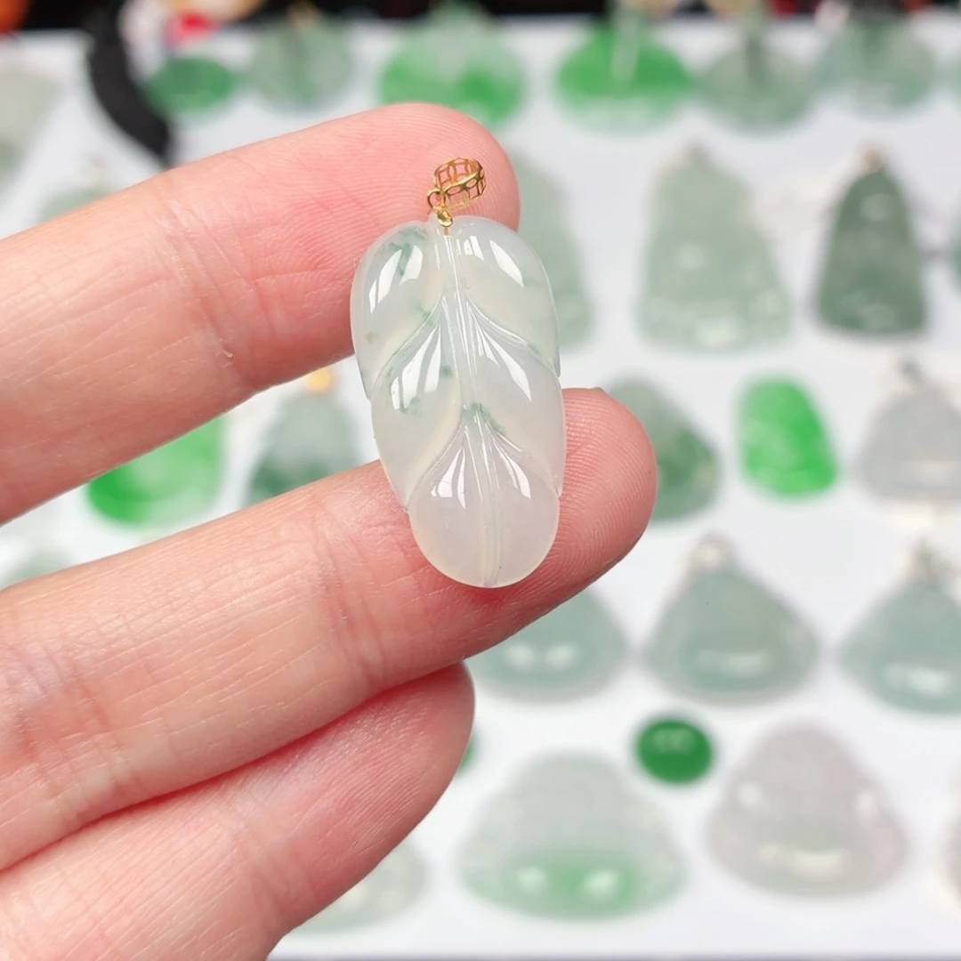 翡翠18K金镶嵌颈饰缅甸天然A货翡翠