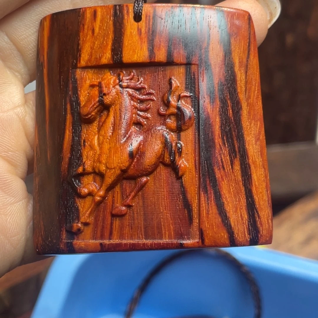 檀香紫檀（小叶紫檀）c****n马