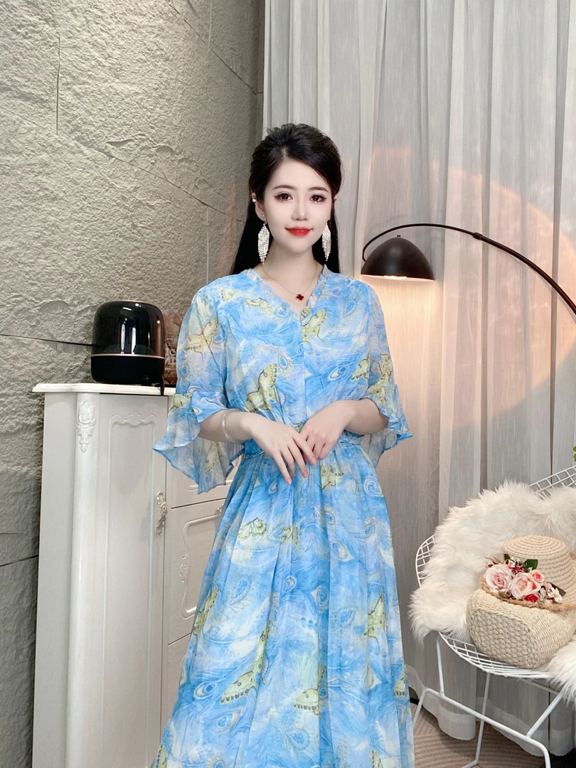 Bikamo/比卡陌2025早春气质女碎花V领大摆裙连衣裙长裙YA8838蓝色