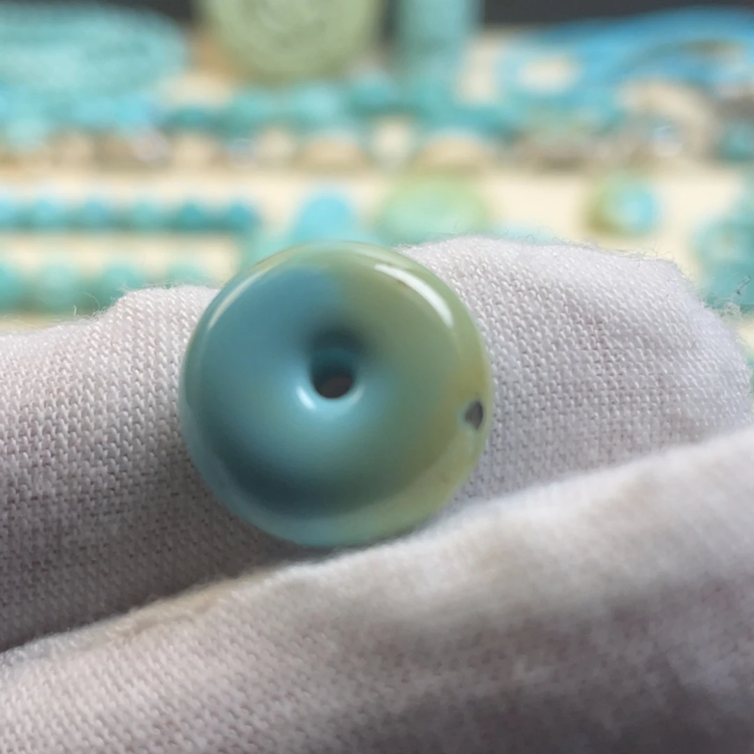 绿松石未镶嵌颈饰