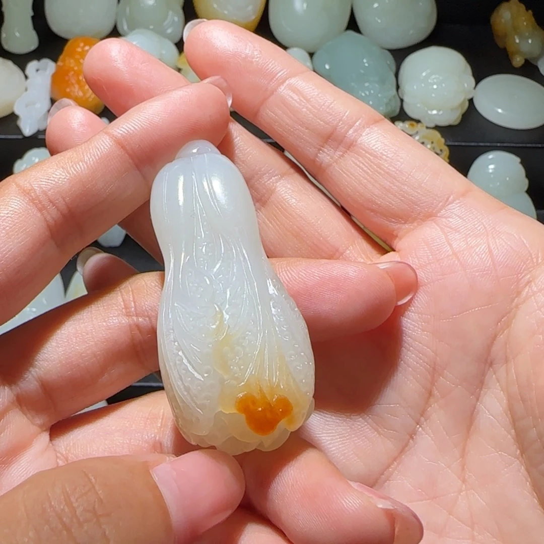 分***寸和田玉未镶嵌颈饰