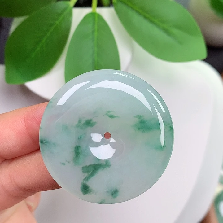 翡翠未镶嵌颈饰平安扣38.1x6.0mm