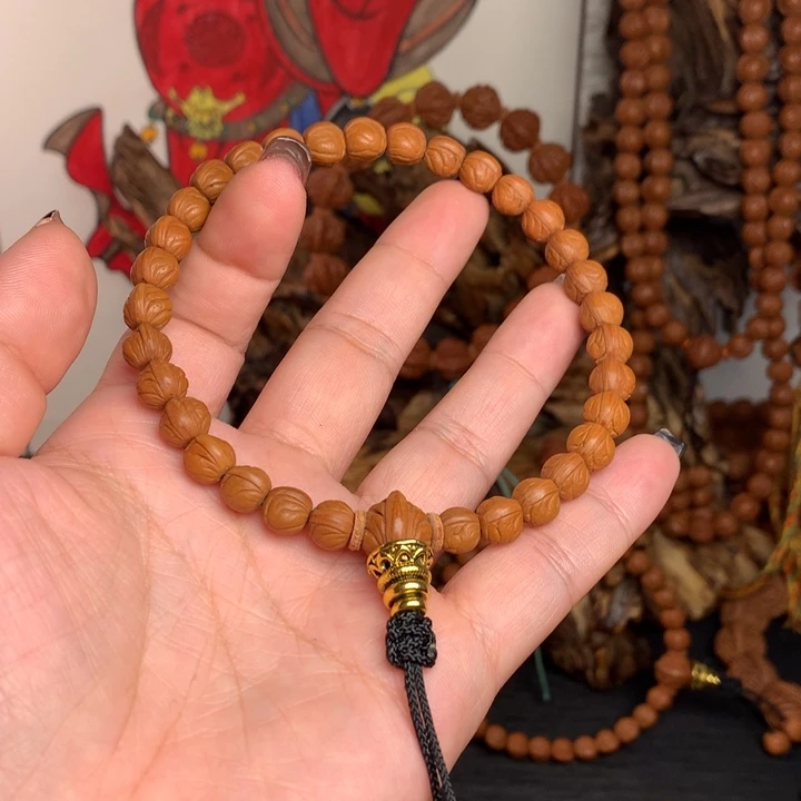 云***熊吊坠桃核0.8玉龙脊现货