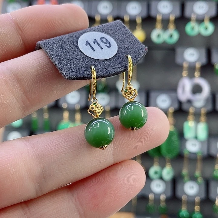 18K金镶嵌和田玉耳饰