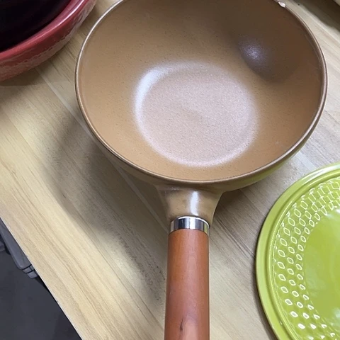 微瑕，明火，口径24高度8变形