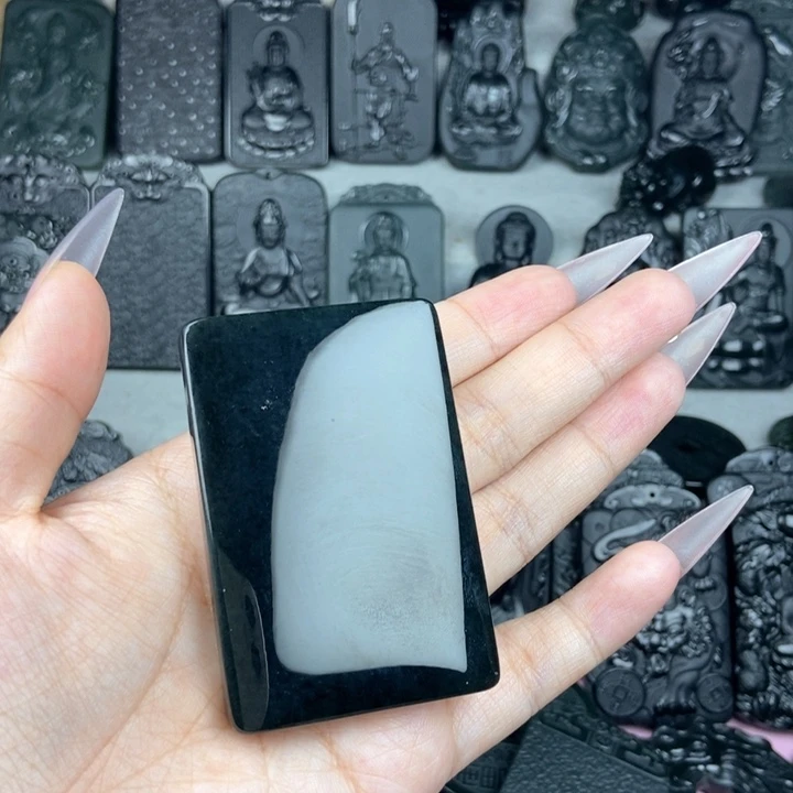 颈饰未镶嵌和田玉阿*