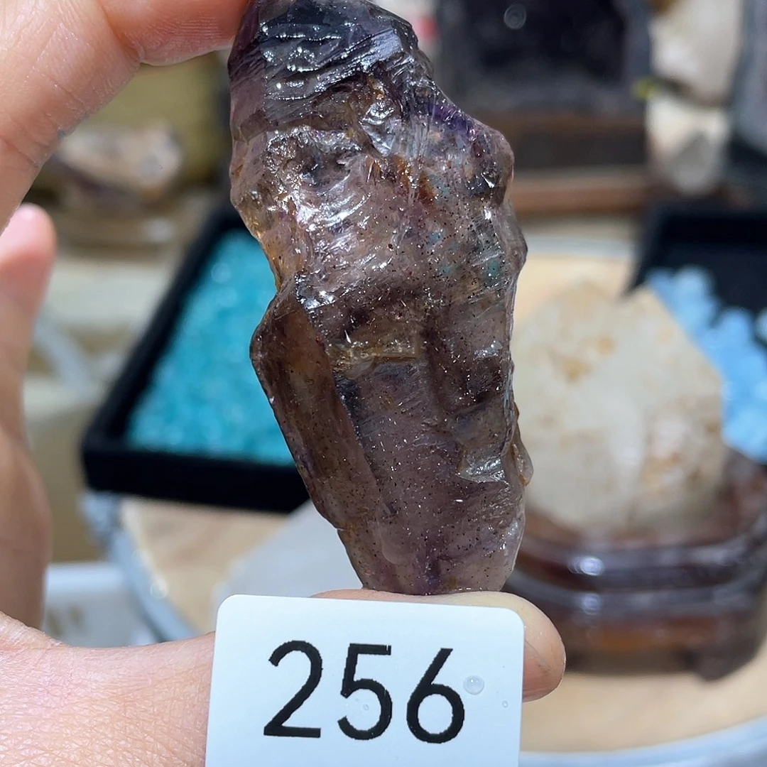 水晶摆件……未镶嵌