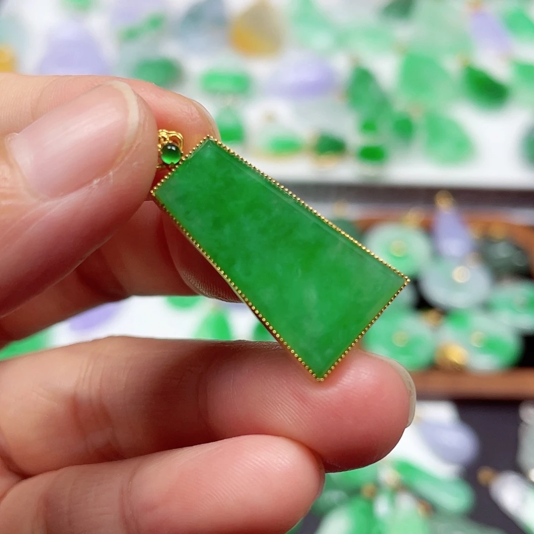 吊坠(不含链)18K金镶嵌翡翠